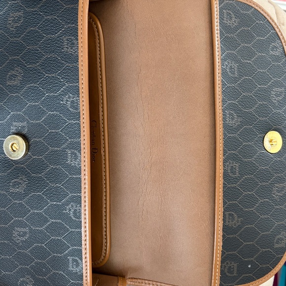 🩷Stunning Christian Dior Honeycomb Saddle Bag.❤️ - Picture 17 of 17